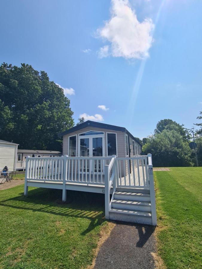Flawless Caravan Hire Блекпул Екстериор снимка
